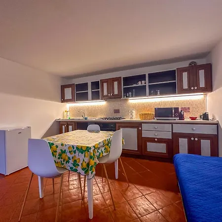 A Due Passi Dal Con Box * 도리오